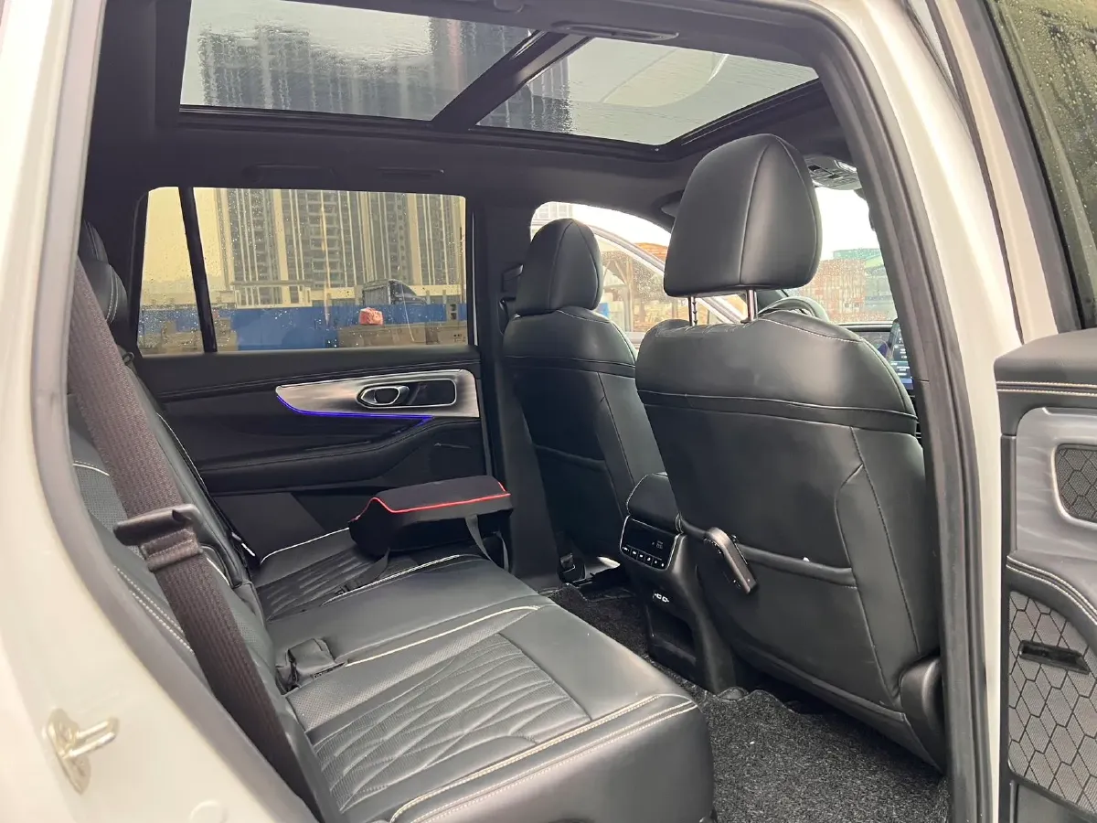 2022 GAC Trumpchi GS8 2.0T 252HP L4 8AT,autocango,china used car exporter,china ev exporter,chinese used car exporter,chinese used ev exporter