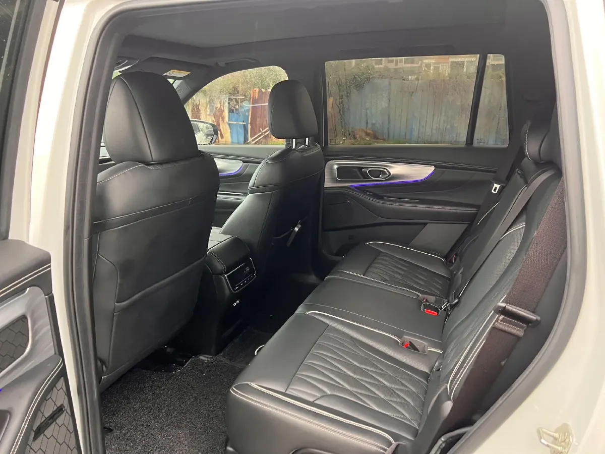 2022 GAC Trumpchi GS8 2.0T 252HP L4 8AT,autocango,china used car exporter,china ev exporter,chinese used car exporter,chinese used ev exporter