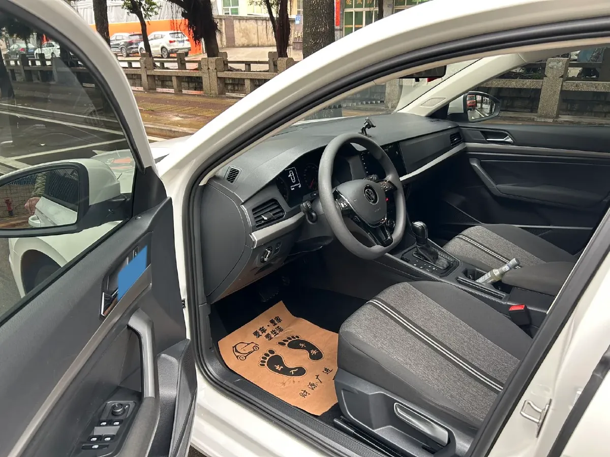 2019 Volkswagen T-Cross 1.5L 113HP L4 6AT,autocango,china used car exporter,china ev exporter,chinese used car exporter,chinese used ev exporter