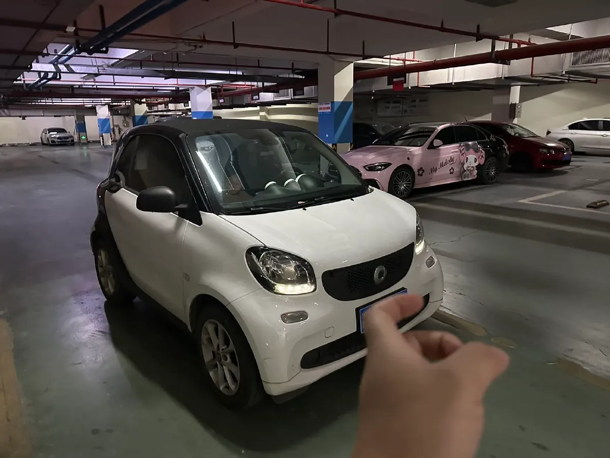 2017 Smart smart fortwo 1.0L 71HP L3 6DCT,autocango,china used car exporter,china ev exporter,chinese used car exporter,chinese used ev exporter