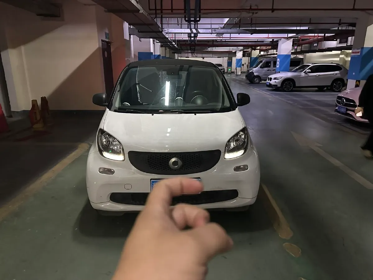 2017 Smart smart fortwo 1.0L 71HP L3 6DCT,autocango,china used car exporter,china ev exporter,chinese used car exporter,chinese used ev exporter