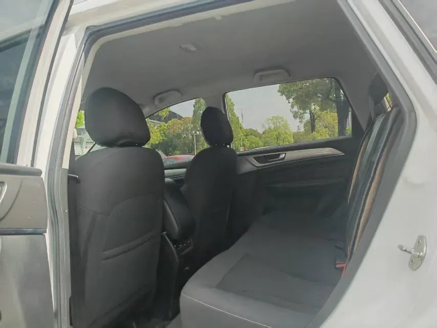 2021 Haval M6 1.5T 150HP L4 7DCT,autocango,china used car exporter,china ev exporter,chinese used car exporter,chinese used ev exporter