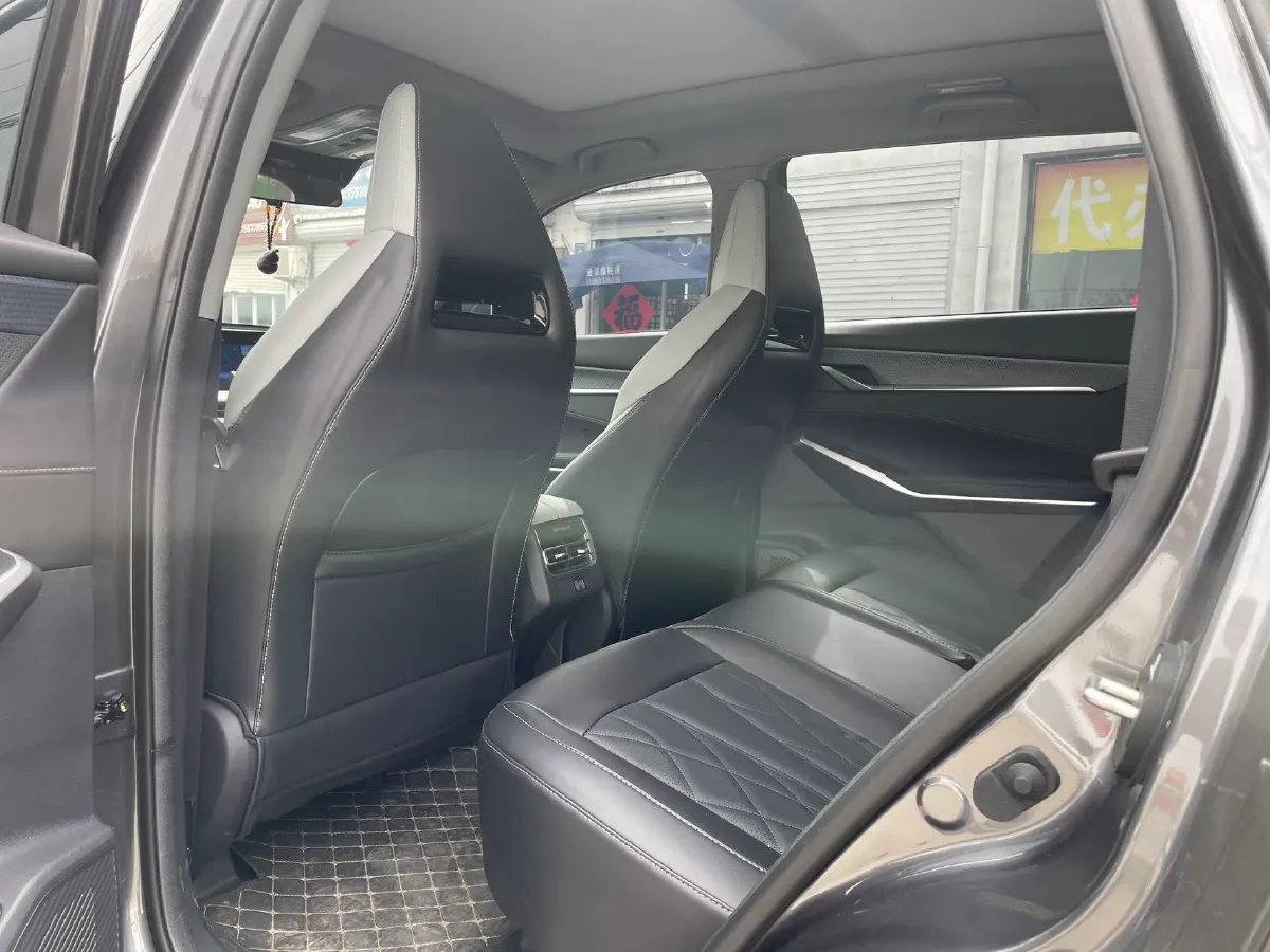 2024 ChangAn CS75 Plus 1.5T 188HP L4 8AT,autocango,china used car exporter,china ev exporter,chinese used car exporter,chinese used ev exporter