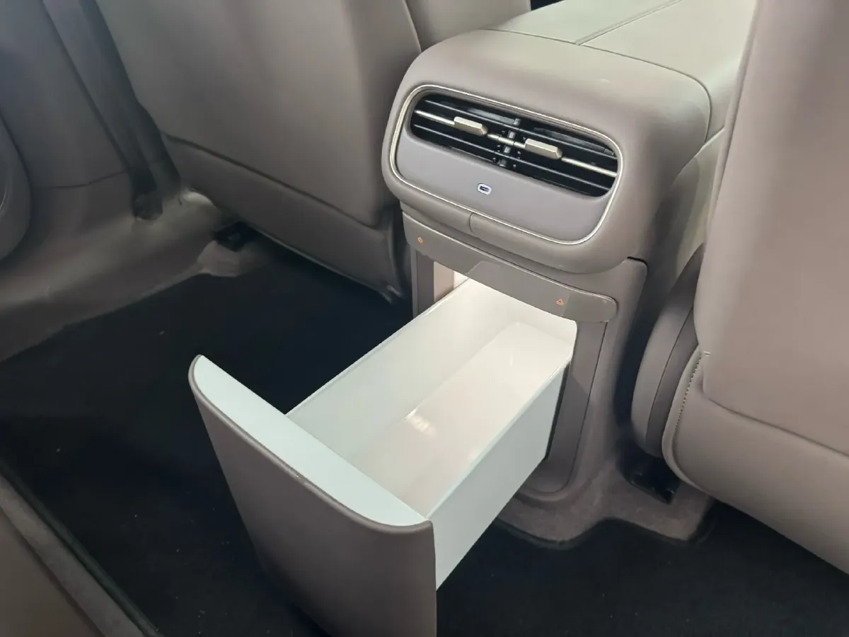 2026 IM LS6 REEV 155HP REEV,autocango,china used car exporter,china ev exporter,chinese used car exporter,chinese used ev exporter