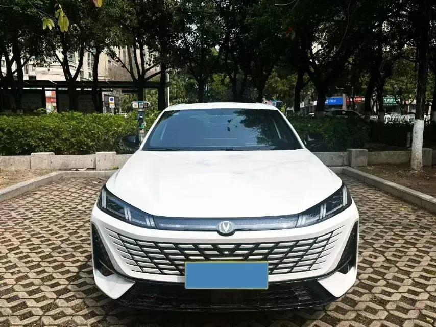 2025 ChangAn Eado 1.5T 192HP L4 7DCT,autocango,china used car exporter,china ev exporter,chinese used car exporter,chinese used ev exporter