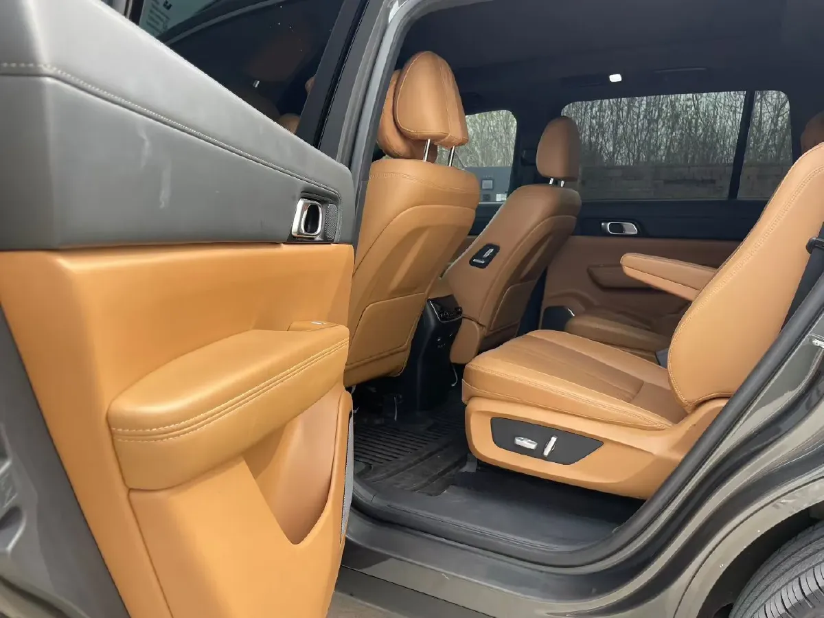 2020 Li ONE Range Extended 131HP REEV 40.5KWH,autocango,china used car exporter,china ev exporter,chinese used car exporter,chinese used ev exporter