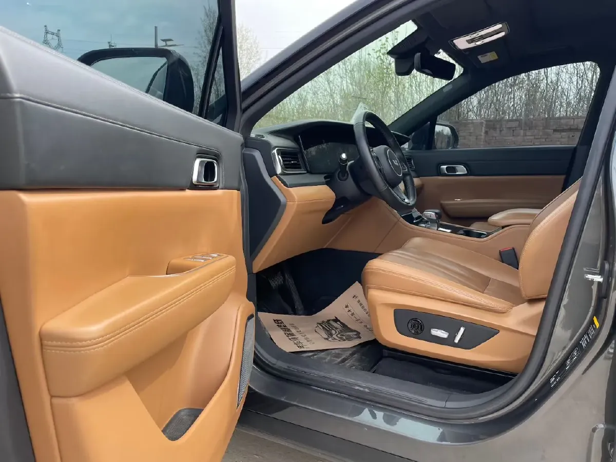 2020 Li ONE Range Extended 131HP REEV 40.5KWH,autocango,china used car exporter,china ev exporter,chinese used car exporter,chinese used ev exporter