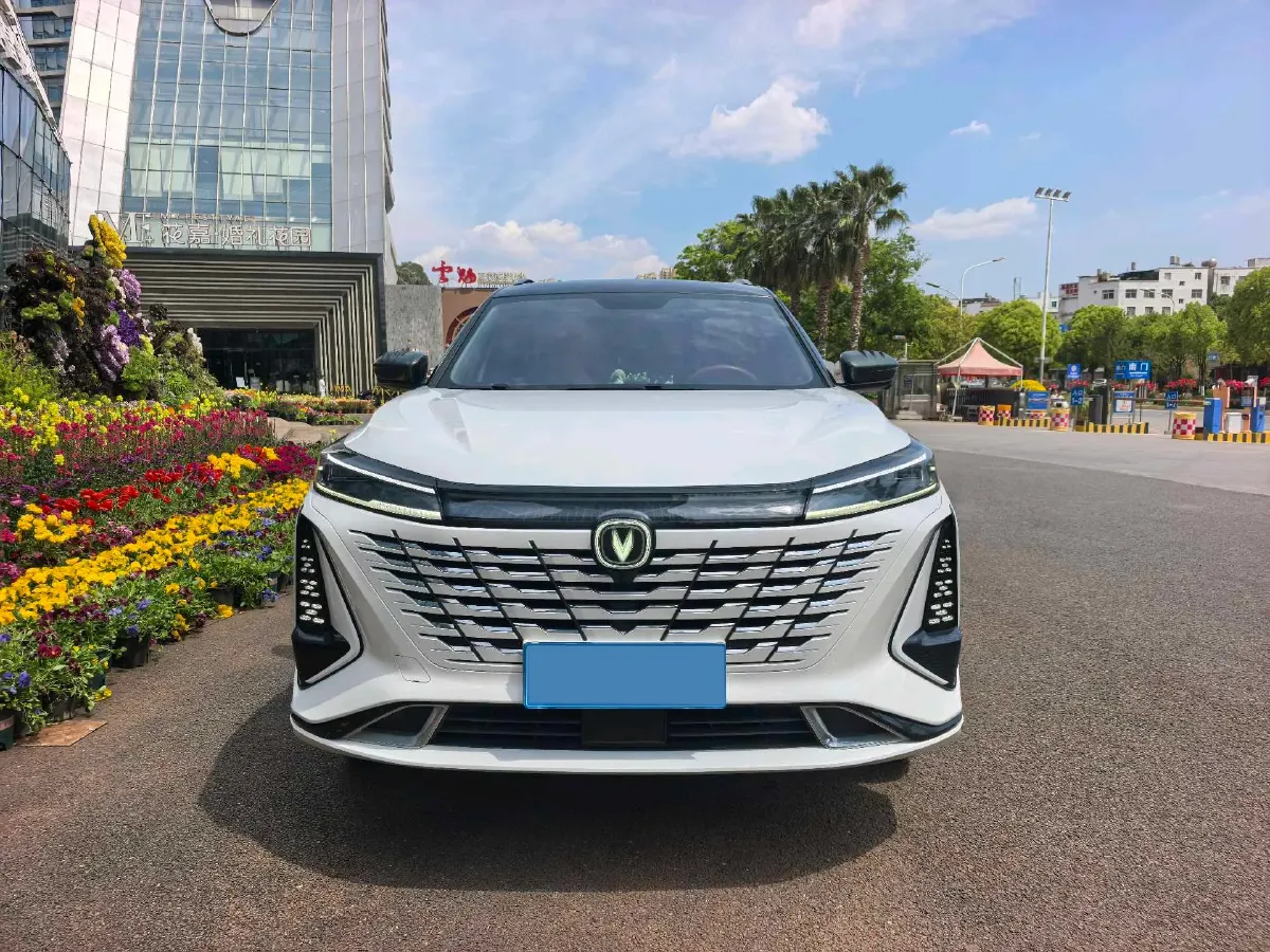 2023 ChangAn CS75 Plus 1.5T 188HP L4 8AT,autocango,china used car exporter,china ev exporter,chinese used car exporter,chinese used ev exporter
