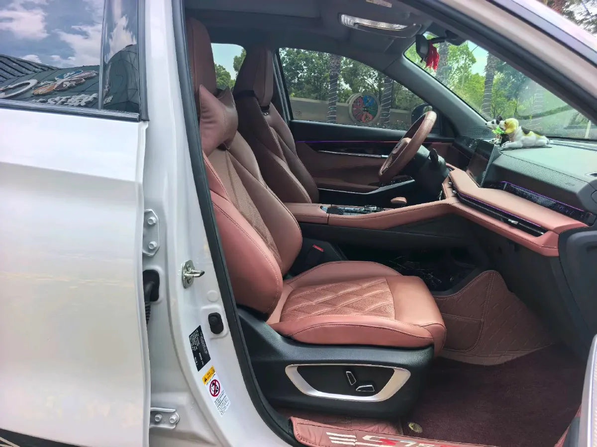 2023 ChangAn CS75 Plus 1.5T 188HP L4 8AT,autocango,china used car exporter,china ev exporter,chinese used car exporter,chinese used ev exporter