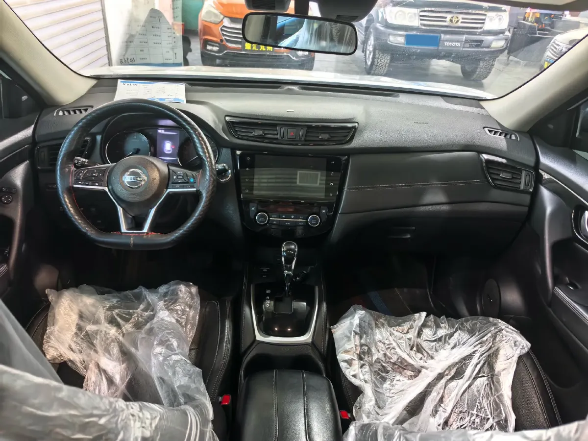 2020 Nissan X-Trail 2.5L 186HP L4 CVT,autocango,china used car exporter,china ev exporter,chinese used car exporter,chinese used ev exporter