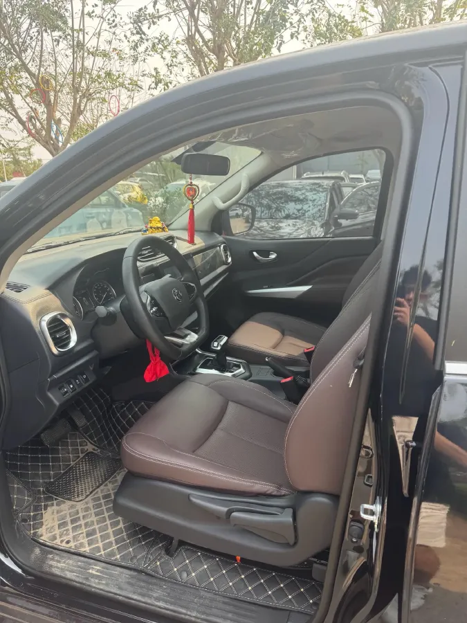 2025 Dongfeng RuiQi6 pro 2.3T 147HP L4 8AT,autocango,china used car exporter,china ev exporter,chinese used car exporter,chinese used ev exporter