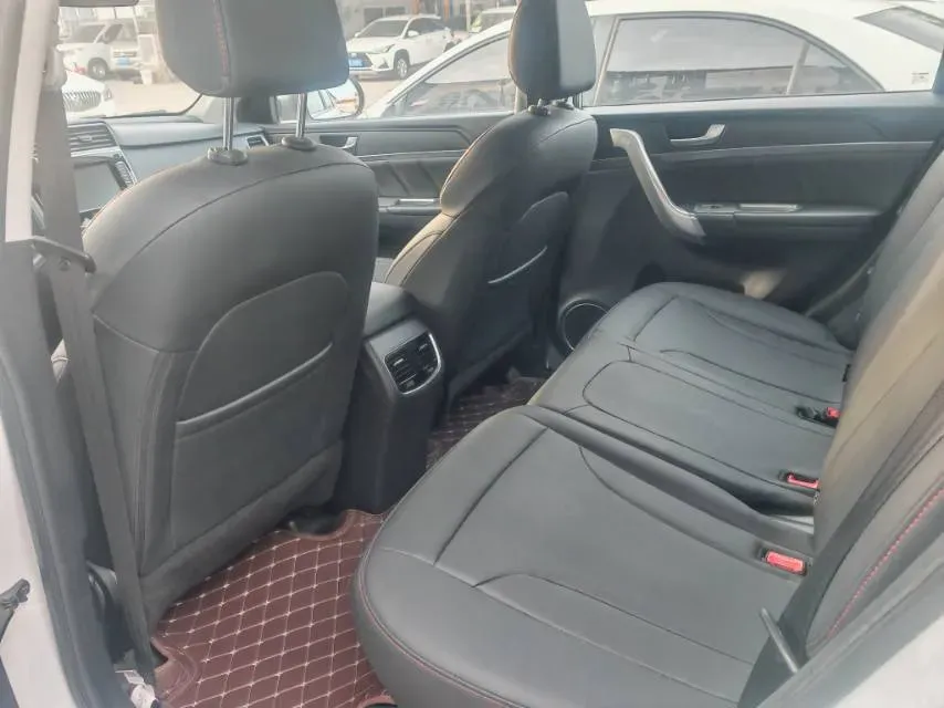 2019 Haval M6 1.5T 150HP L4 7DCT,autocango,china used car exporter,china ev exporter,chinese used car exporter,chinese used ev exporter