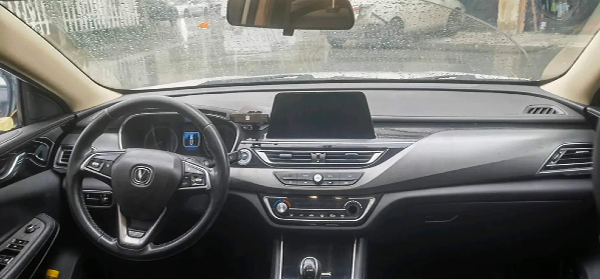 2020 ChangAn Raeton CC 1.5T 156HP L4 6MT,autocango,china used car exporter,china ev exporter,chinese used car exporter,chinese used ev exporter