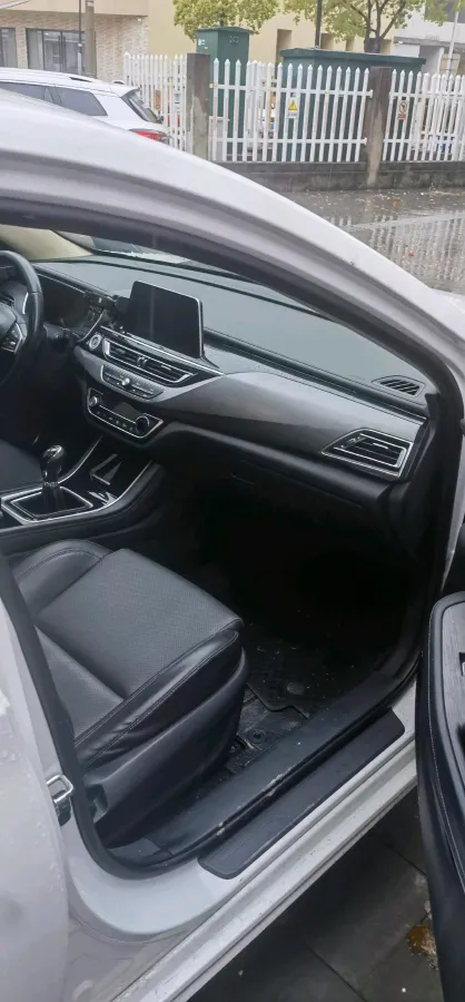 2020 ChangAn Raeton CC 1.5T 156HP L4 6MT,autocango,china used car exporter,china ev exporter,chinese used car exporter,chinese used ev exporter