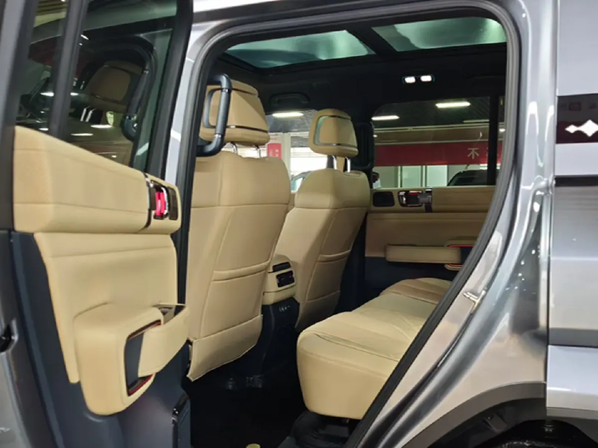 2025 FangChengBao Bao 5 1.5T 194HP L4 E-CVT PHEV 31.8KWH,autocango,china used car exporter,china ev exporter,chinese used car exporter,chinese used ev exporter