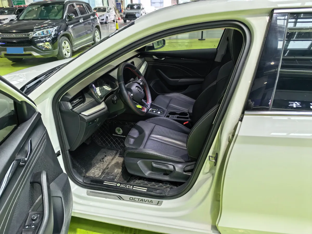 2021 Skoda Octavia 1.4T 150HP L4 7DCT,autocango,china used car exporter,china ev exporter,chinese used car exporter,chinese used ev exporter