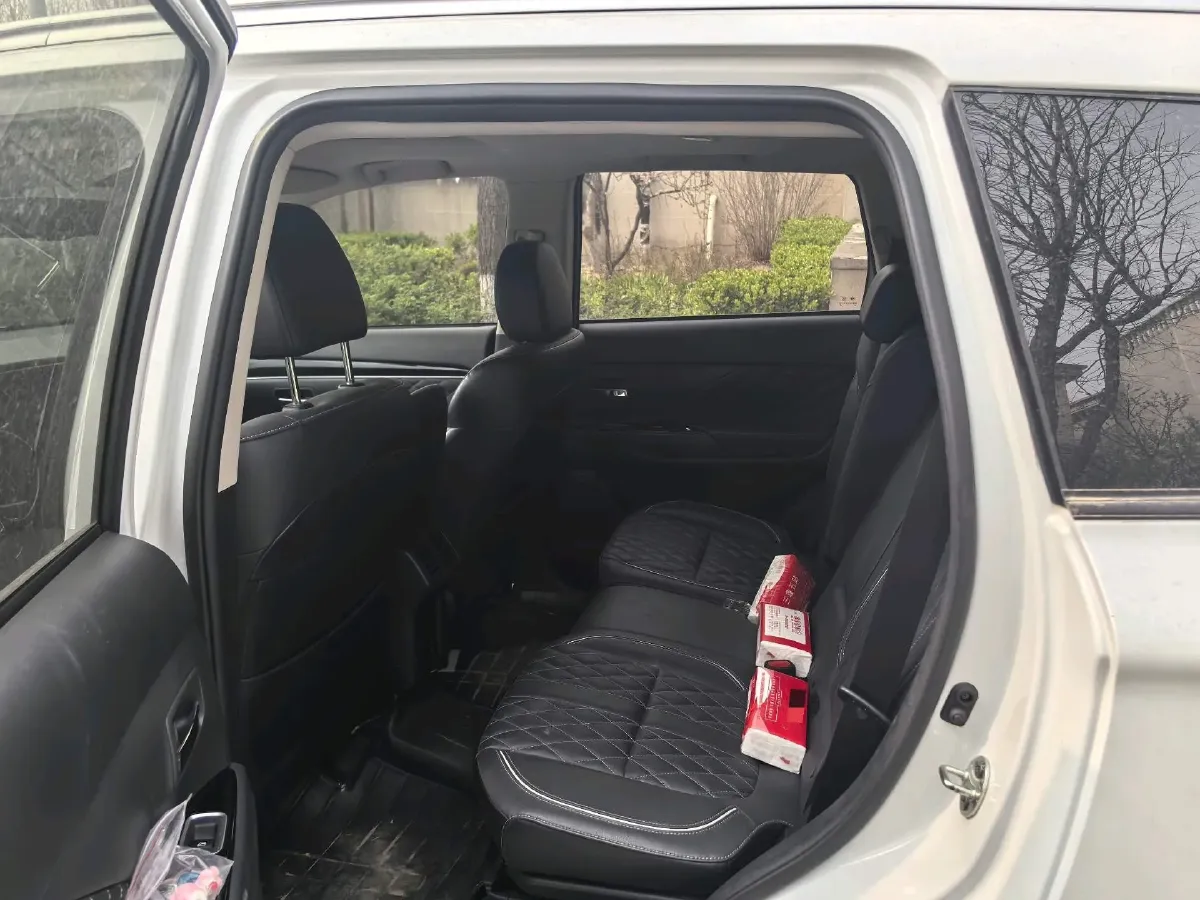 2020 Mitsubishi Outlander 2.0L 166HP L4 CVT,autocango,china used car exporter,china ev exporter,chinese used car exporter,chinese used ev exporter