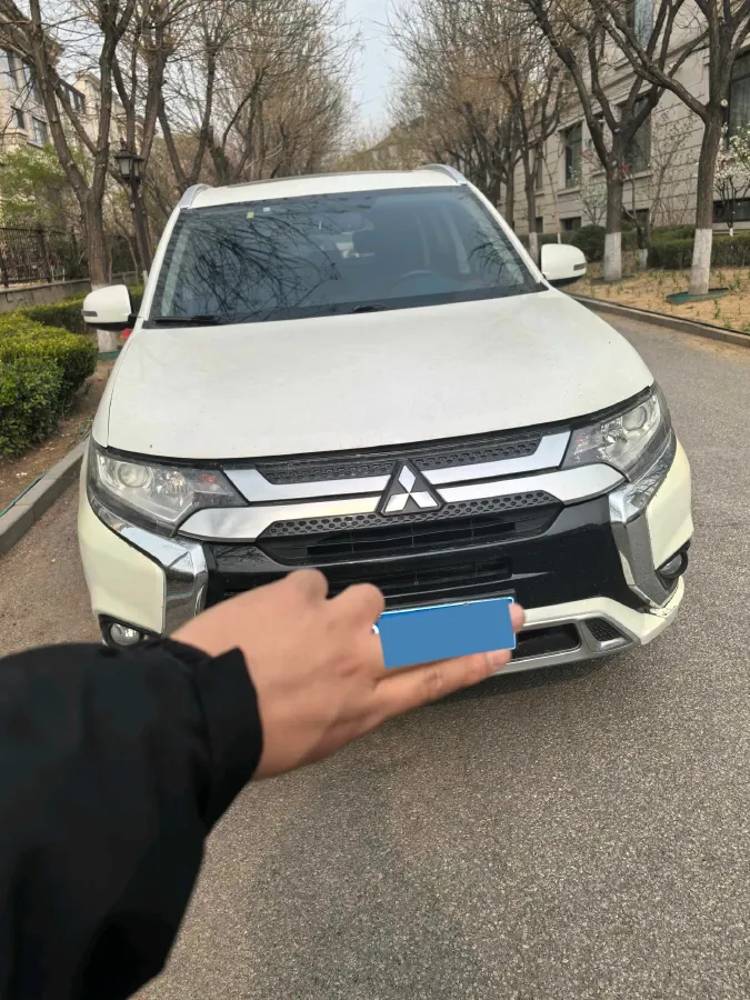 2020 Mitsubishi Outlander 2.0L 166HP L4 CVT,autocango,china used car exporter,china ev exporter,chinese used car exporter,chinese used ev exporter