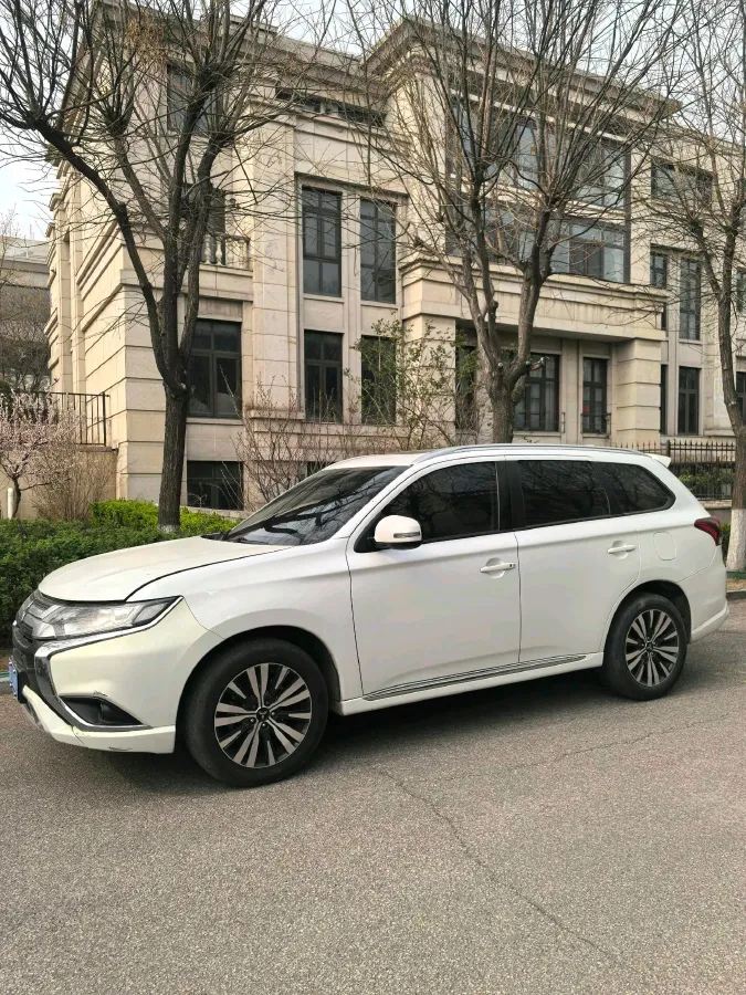 2020 Mitsubishi Outlander 2.0L 166HP L4 CVT,autocango,china used car exporter,china ev exporter,chinese used car exporter,chinese used ev exporter