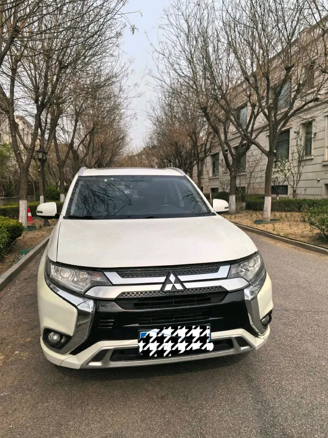 2020 Mitsubishi Outlander 2.0L 166HP L4 CVT,autocango,china used car exporter,china ev exporter,chinese used car exporter,chinese used ev exporter