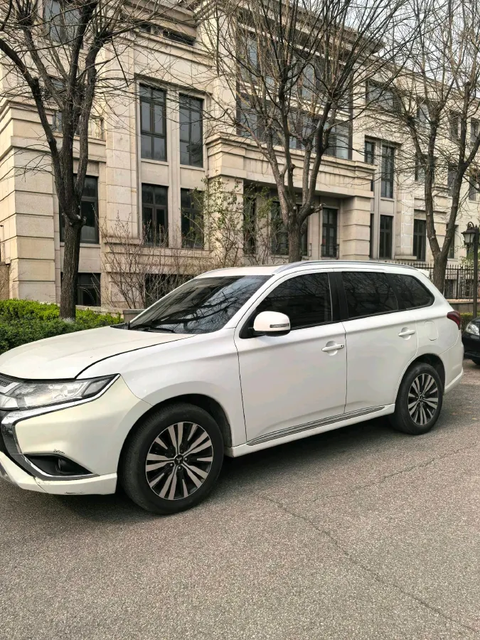 2020 Mitsubishi Outlander 2.0L 166HP L4 CVT,autocango,china used car exporter,china ev exporter,chinese used car exporter,chinese used ev exporter