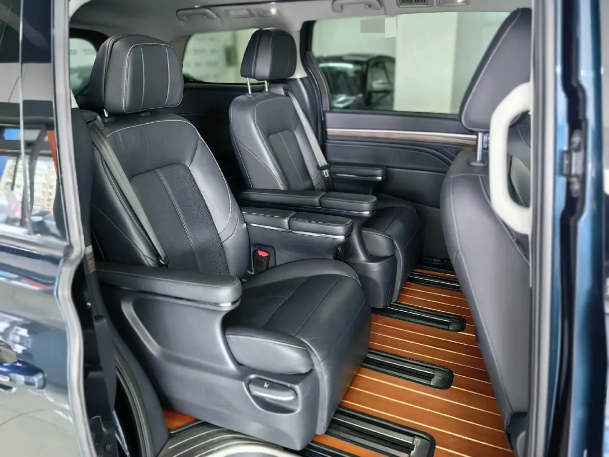 2021 GAC Trumpchi M8 2.0T 252HP L4 8AT,autocango,china used car exporter,china ev exporter,chinese used car exporter,chinese used ev exporter