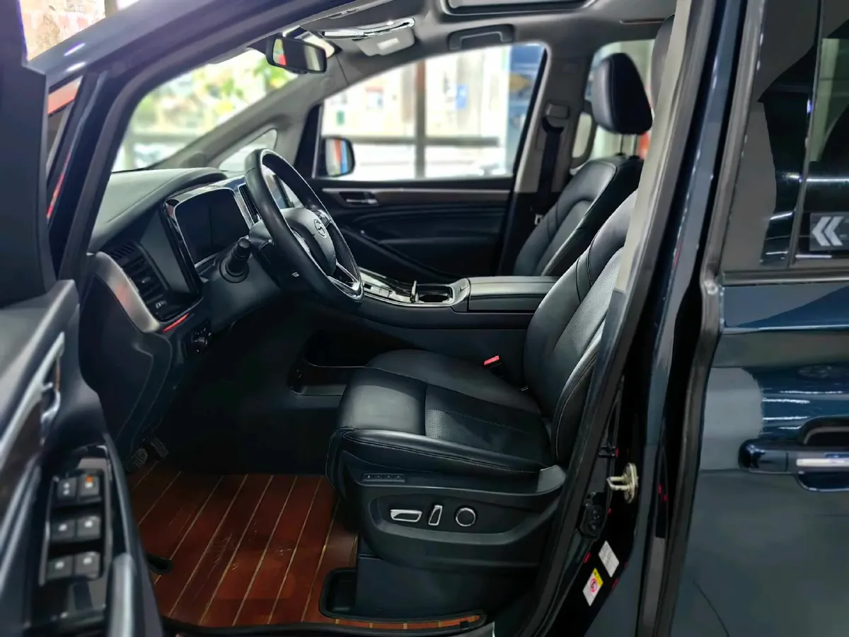 2021 GAC Trumpchi M8 2.0T 252HP L4 8AT,autocango,china used car exporter,china ev exporter,chinese used car exporter,chinese used ev exporter