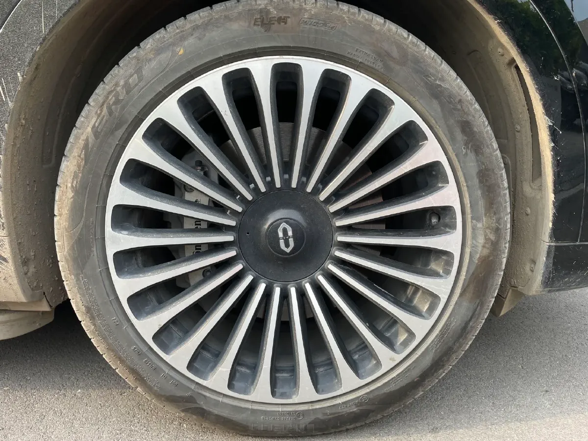 2025 AITO AITO M9 REEV 160HP REEV 52KWH,autocango,china used car exporter,china ev exporter,chinese used car exporter,chinese used ev exporter