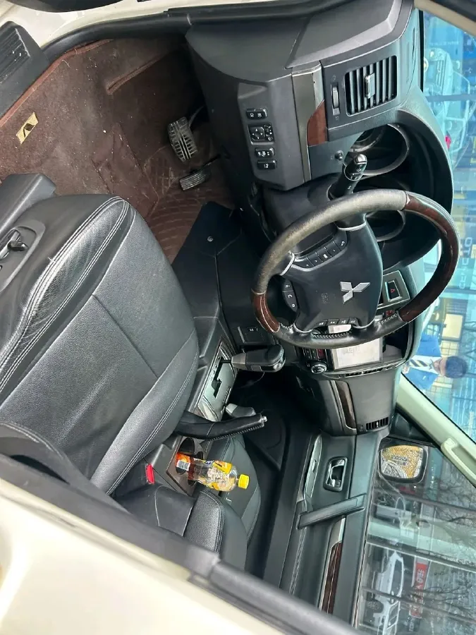 2020 Mitsubishi Pajero 3.0L 174HP V6 5AT,autocango,china used car exporter,china ev exporter,chinese used car exporter,chinese used ev exporter