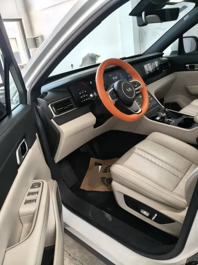 2020 Li ONE Range Extended 131HP REEV 40.5KWH,autocango,china used car exporter,china ev exporter,chinese used car exporter,chinese used ev exporter