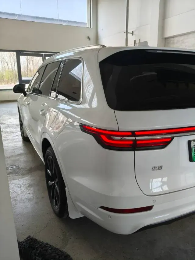 2020 Li ONE Range Extended 131HP REEV 40.5KWH,autocango,china used car exporter,china ev exporter,chinese used car exporter,chinese used ev exporter