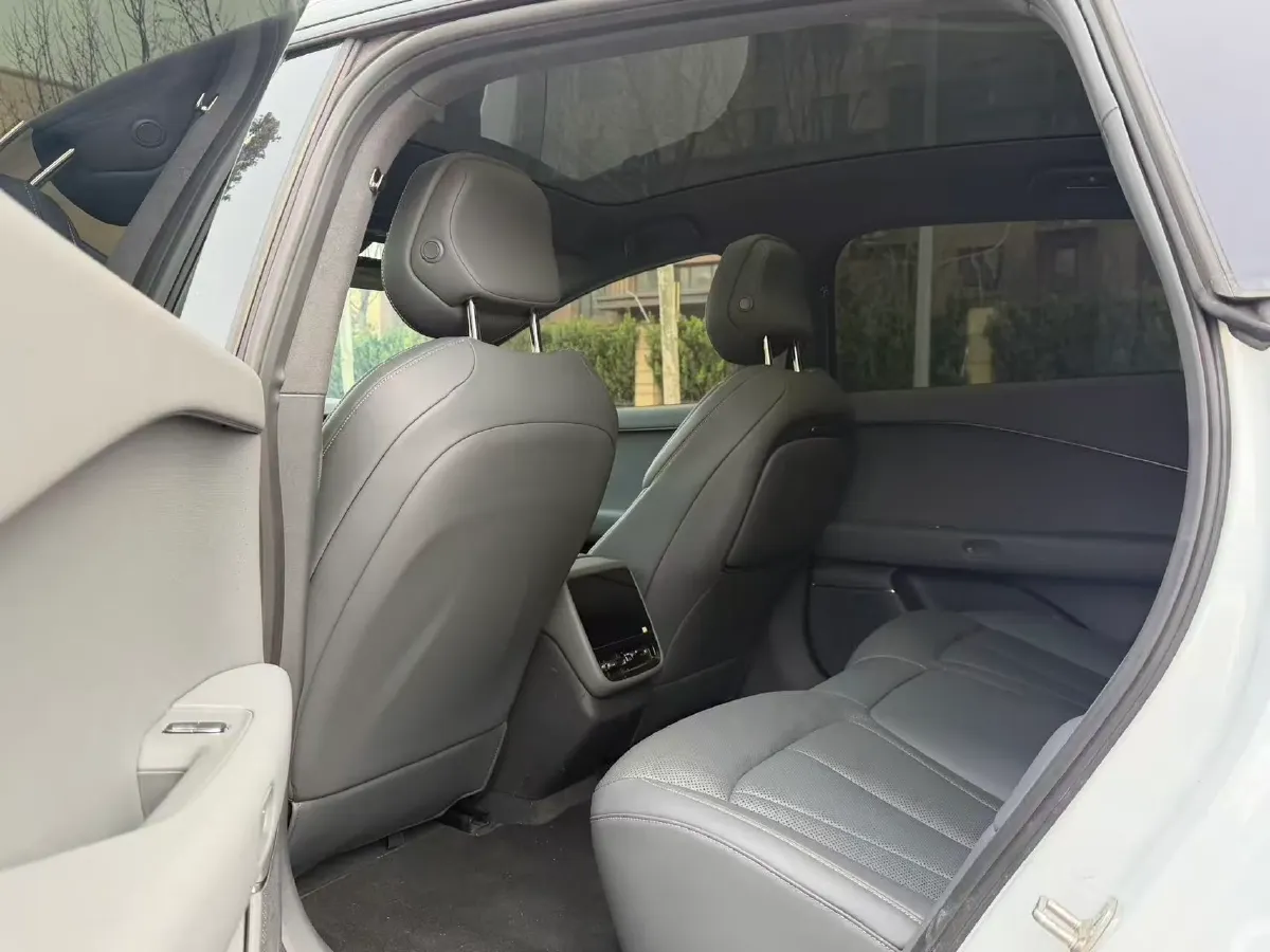 2024 Xpeng P7+ BEV 60.7KWH,autocango,china used car exporter,china ev exporter,chinese used car exporter,chinese used ev exporter