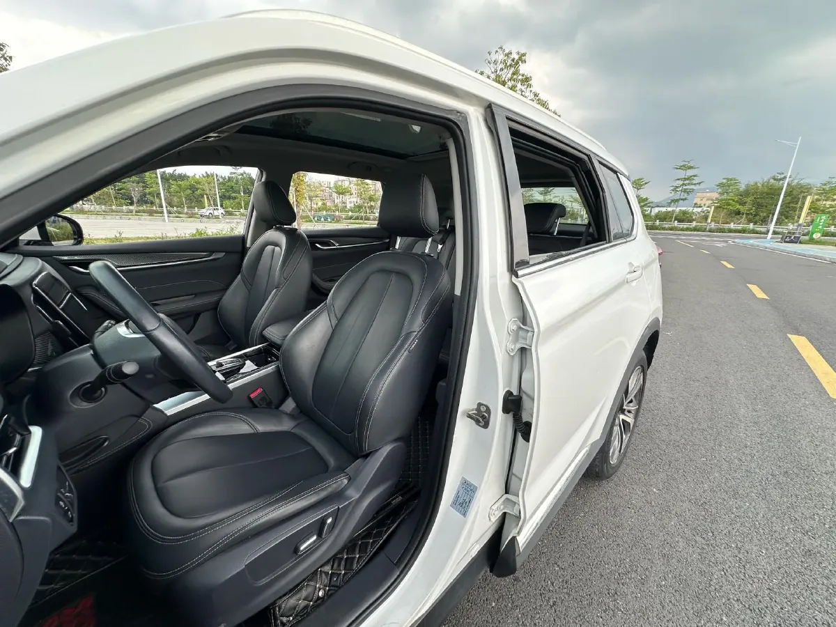 2018 Brilliance Auto V7 1.6T 204HP L4 7DCT,autocango,china used car exporter,china ev exporter,chinese used car exporter,chinese used ev exporter