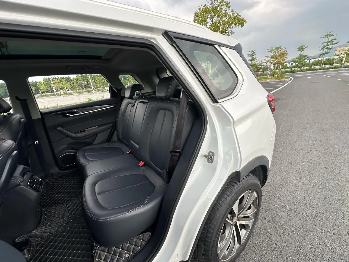 2018 Brilliance Auto V7 1.6T 204HP L4 7DCT,autocango,china used car exporter,china ev exporter,chinese used car exporter,chinese used ev exporter