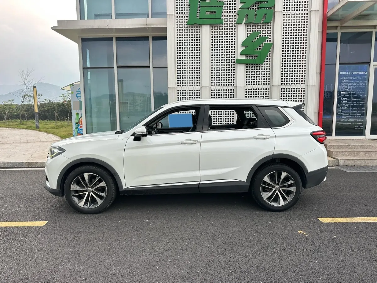 2018 Brilliance Auto V7 1.6T 204HP L4 7DCT,autocango,china used car exporter,china ev exporter,chinese used car exporter,chinese used ev exporter
