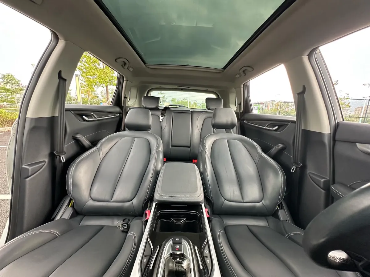 2018 Brilliance Auto V7 1.6T 204HP L4 7DCT,autocango,china used car exporter,china ev exporter,chinese used car exporter,chinese used ev exporter