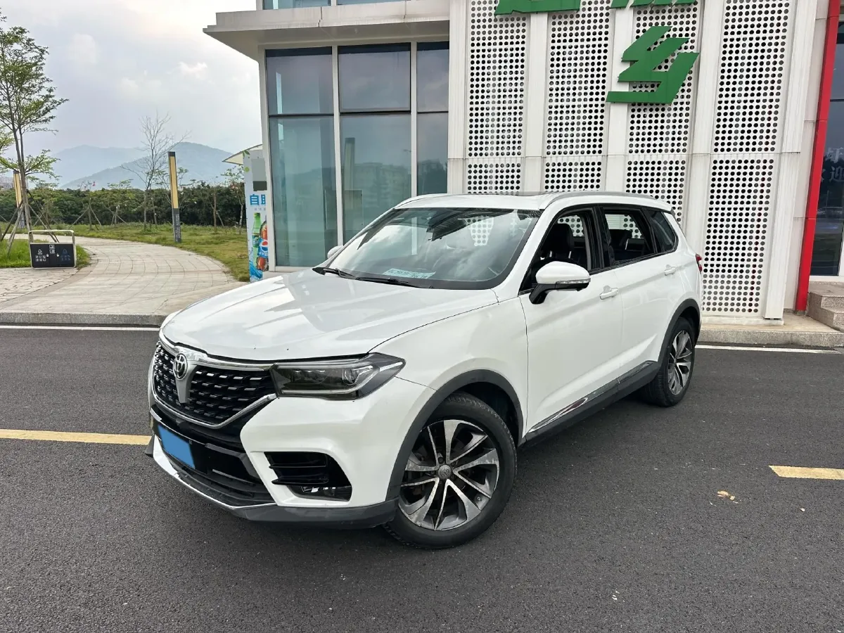 2018 Brilliance Auto V7 1.6T 204HP L4 7DCT,autocango,china used car exporter,china ev exporter,chinese used car exporter,chinese used ev exporter
