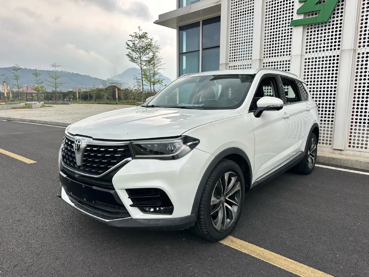 2018 Brilliance Auto V7 1.6T 204HP L4 7DCT,autocango,china used car exporter,china ev exporter,chinese used car exporter,chinese used ev exporter