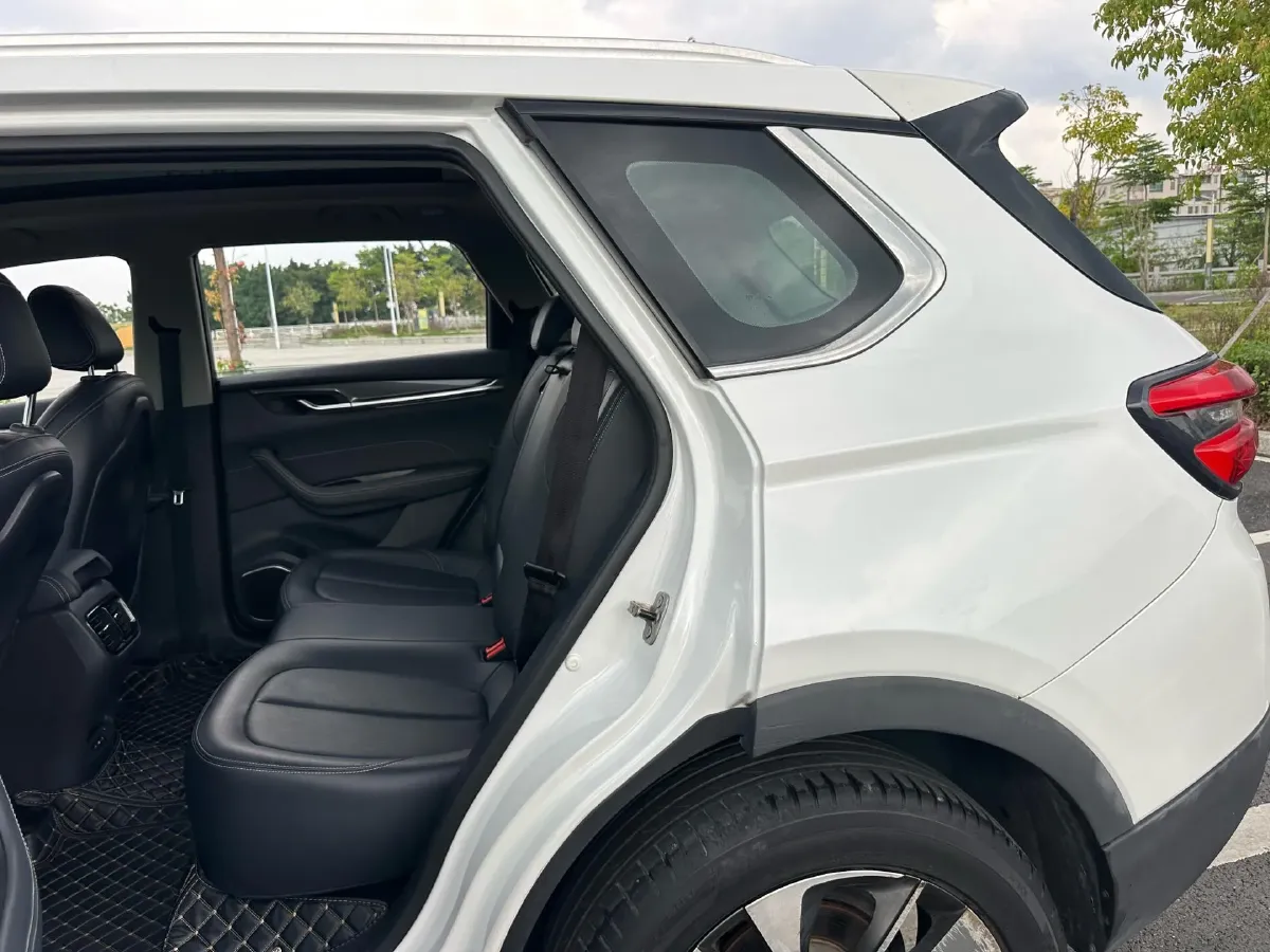 2018 Brilliance Auto V7 1.6T 204HP L4 7DCT,autocango,china used car exporter,china ev exporter,chinese used car exporter,chinese used ev exporter