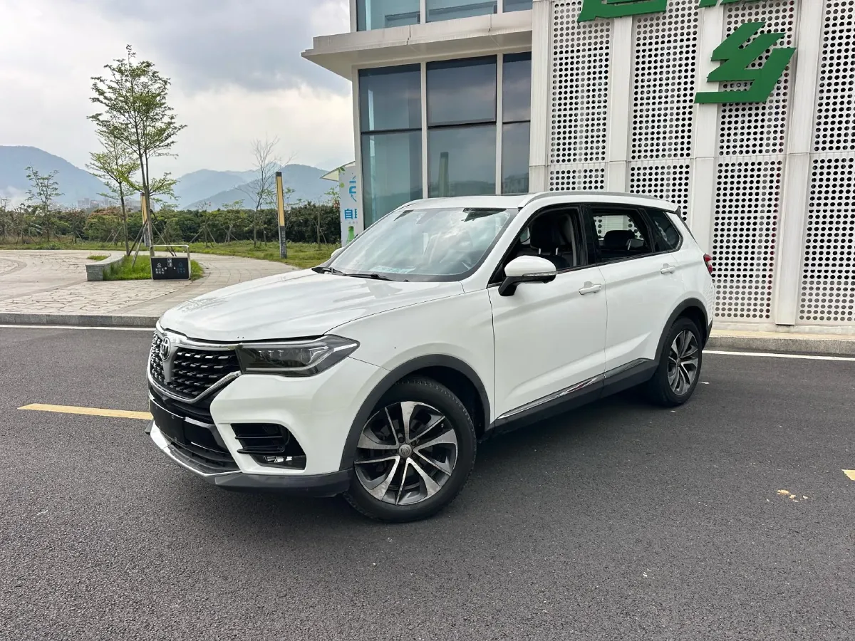 2018 Brilliance Auto V7 1.6T 204HP L4 7DCT,autocango,china used car exporter,china ev exporter,chinese used car exporter,chinese used ev exporter