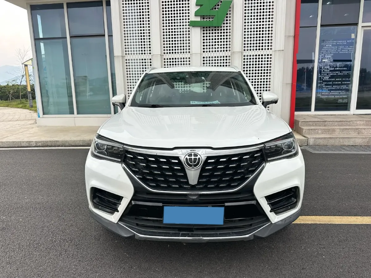 2018 Brilliance Auto V7 1.6T 204HP L4 7DCT,autocango,china used car exporter,china ev exporter,chinese used car exporter,chinese used ev exporter