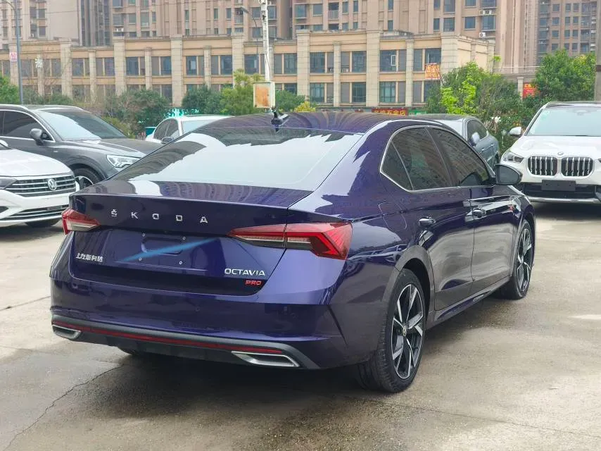 2022 Skoda Octavia 1.4T 150HP L4 7DCT,autocango,china used car exporter,china ev exporter,chinese used car exporter,chinese used ev exporter