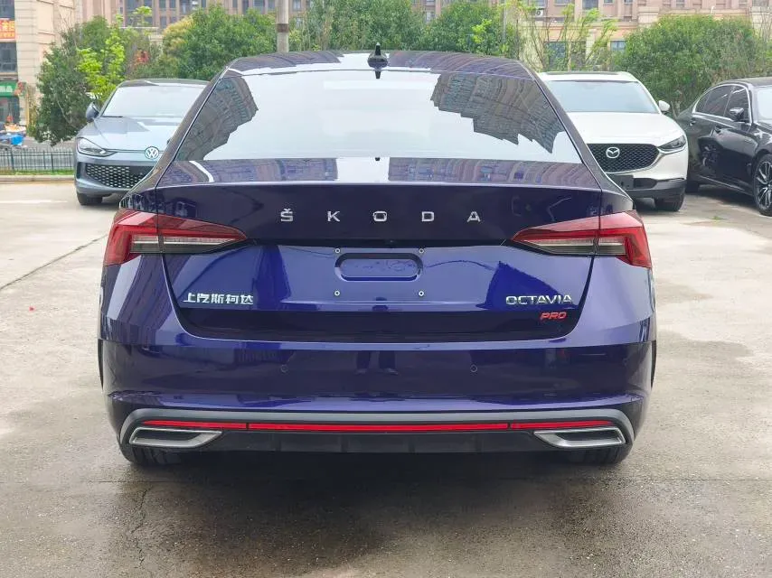 2022 Skoda Octavia 1.4T 150HP L4 7DCT,autocango,china used car exporter,china ev exporter,chinese used car exporter,chinese used ev exporter