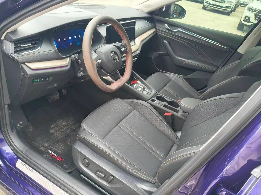 2022 Skoda Octavia 1.4T 150HP L4 7DCT,autocango,china used car exporter,china ev exporter,chinese used car exporter,chinese used ev exporter
