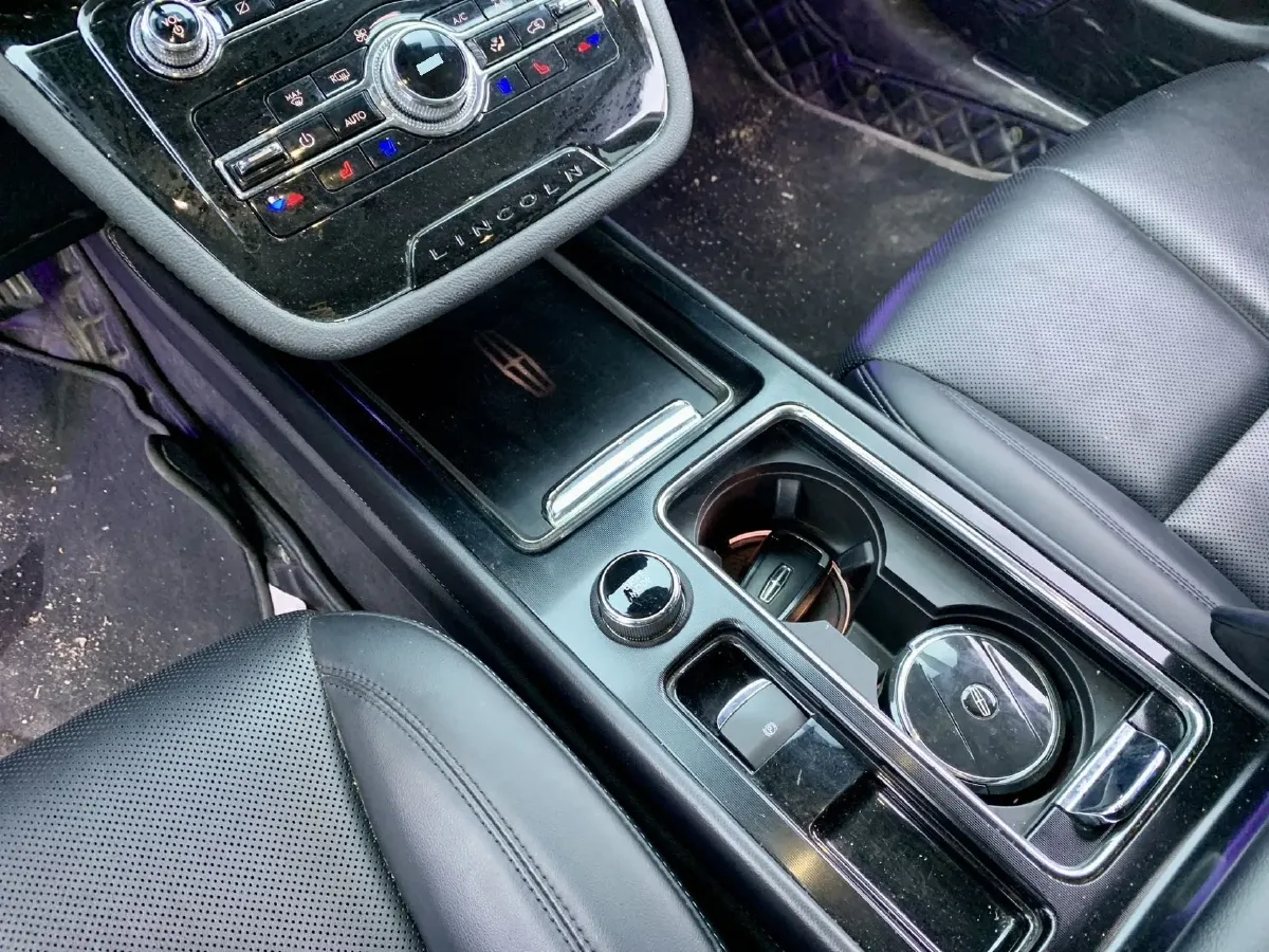 2021 Lincoln Corsair 2.0T 245HP L4 8AT,autocango,china used car exporter,china ev exporter,chinese used car exporter,chinese used ev exporter