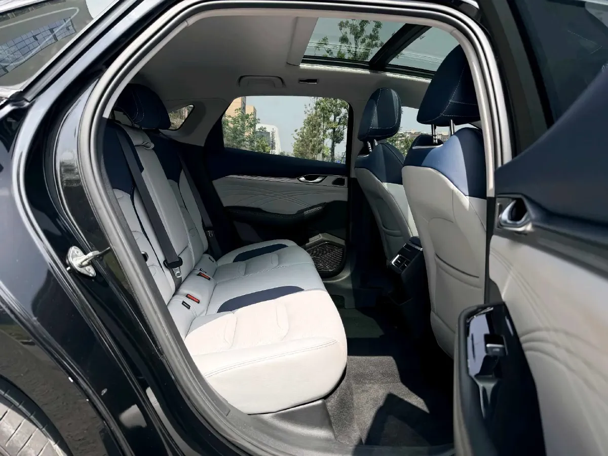 2021 Geely Preface 2.0T 190HP L4 7DCT,autocango,china used car exporter,china ev exporter,chinese used car exporter,chinese used ev exporter