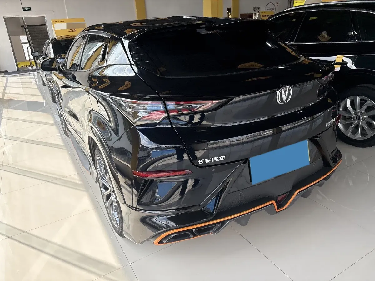 2022 ChangAn UNI-T 1.5T 188HP L4 7DCT,autocango,china used car exporter,china ev exporter,chinese used car exporter,chinese used ev exporter