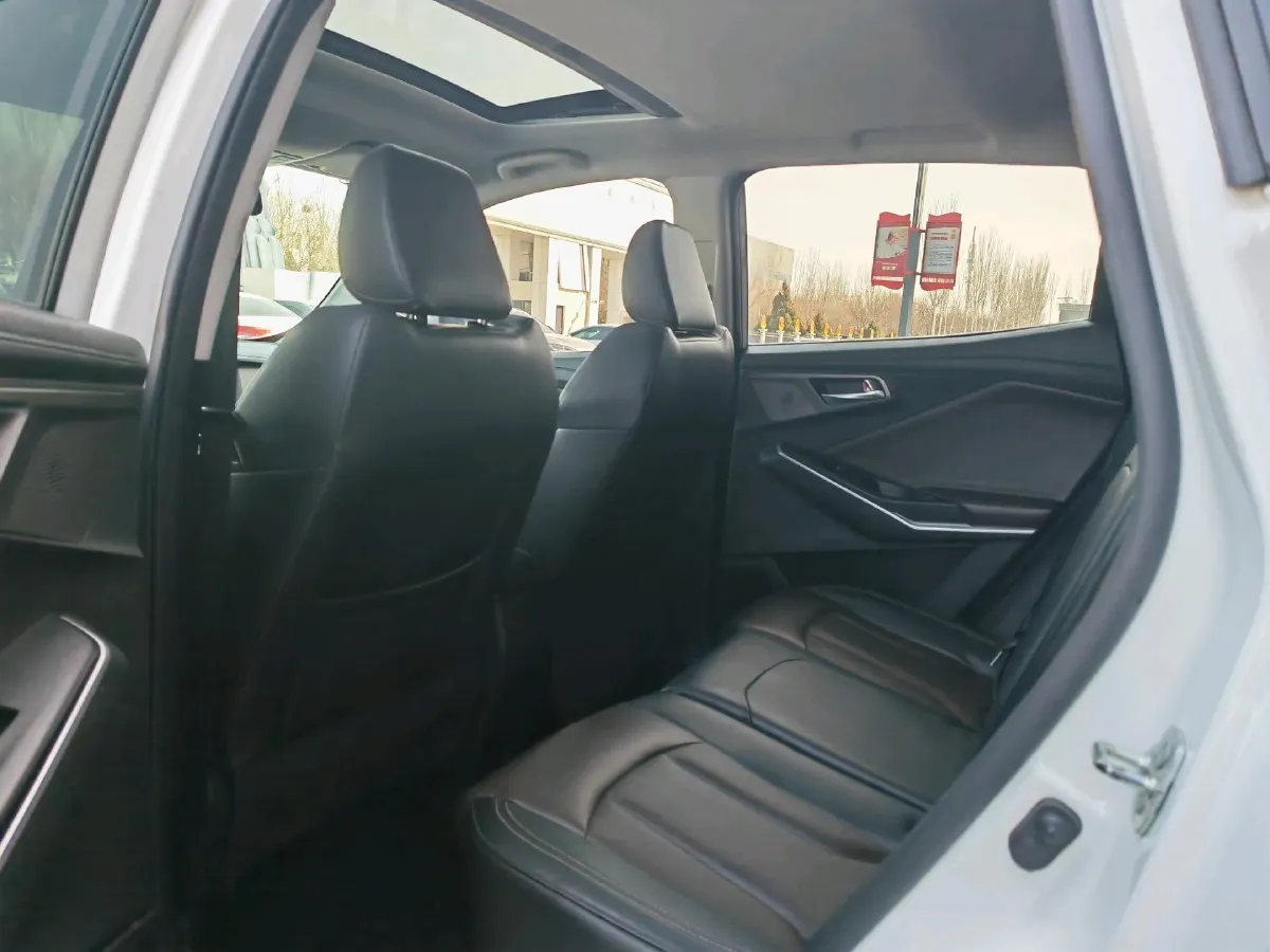 2019 ChangAn CS15 1.5L 107HP L4 5DCT,autocango,china used car exporter,china ev exporter,chinese used car exporter,chinese used ev exporter