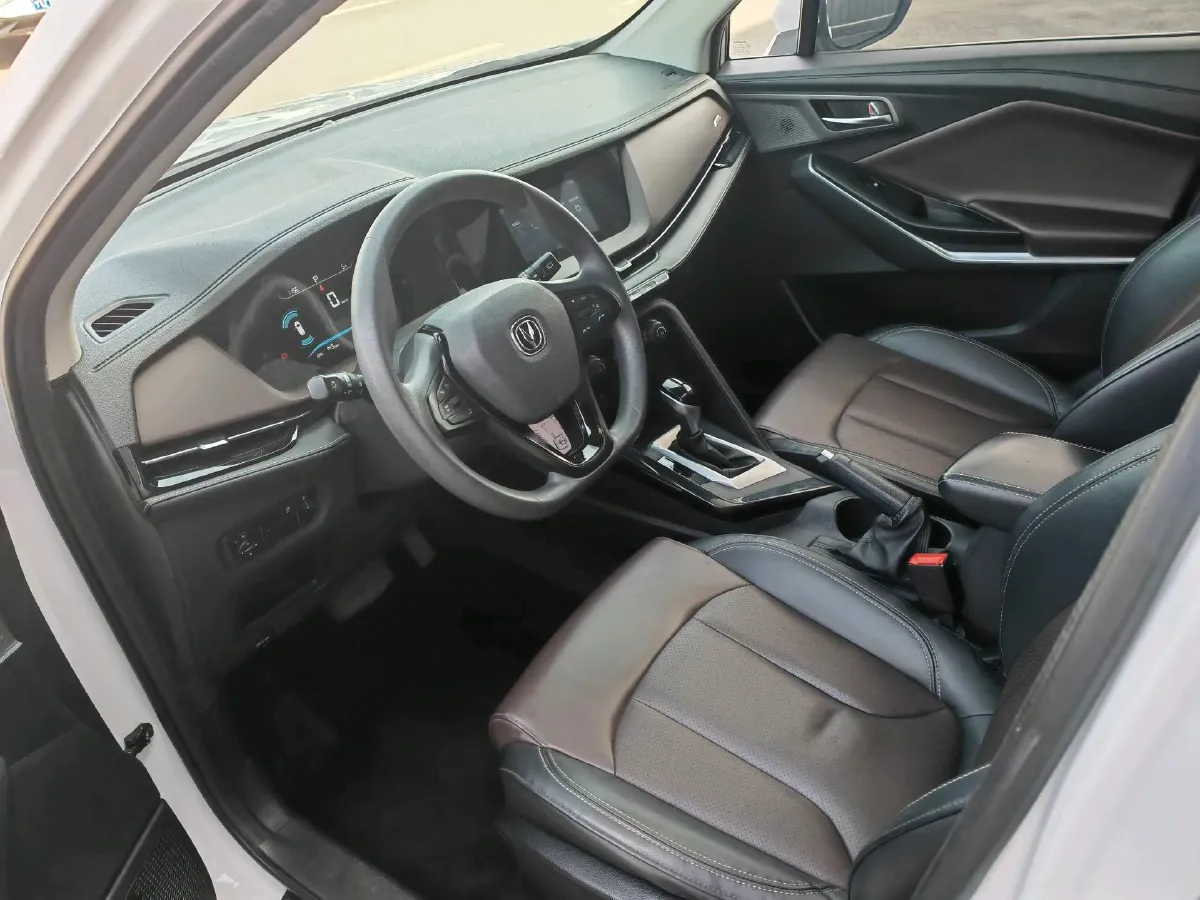 2019 ChangAn CS15 1.5L 107HP L4 5DCT,autocango,china used car exporter,china ev exporter,chinese used car exporter,chinese used ev exporter