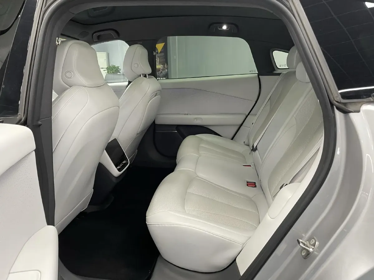 2024 Xpeng P7+ BEV 76.3KWH,autocango,china used car exporter,china ev exporter,chinese used car exporter,chinese used ev exporter